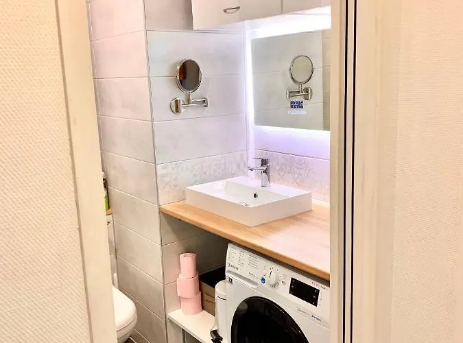 Escapade Bordeaux, Tram Et Supermarche Au Pied Mérignac