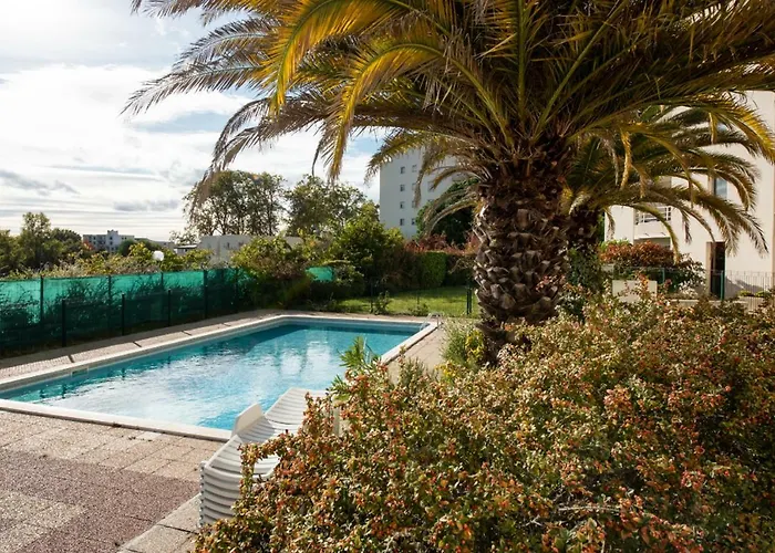 Escapade Bordeaux, Tram Et Supermarche Au Pied * Mérignac